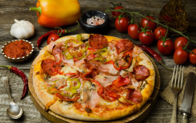 Pizza, Schinken, Thunfisch, Champignons, Salami_590x400 (AdobeStock_182625400)
